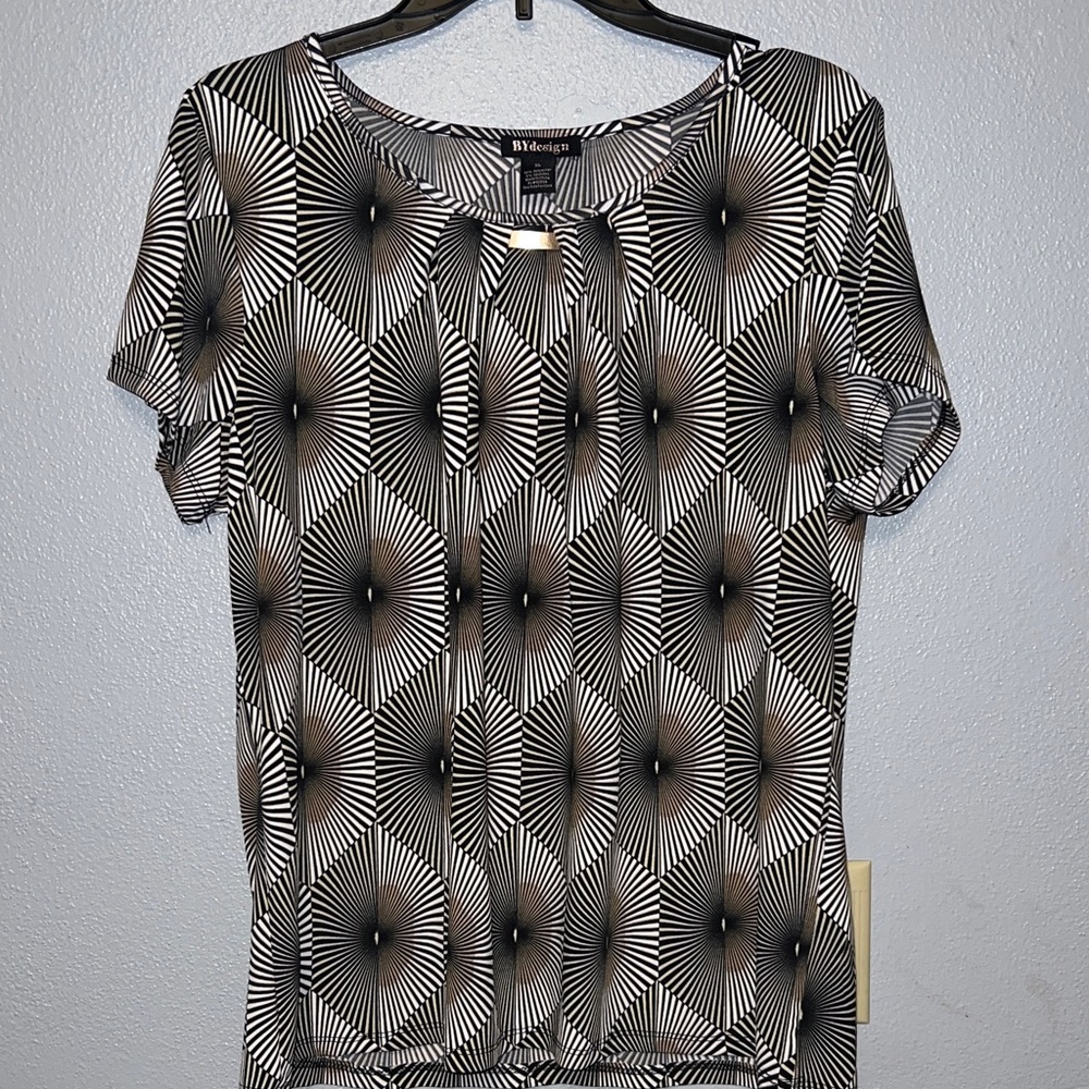 New York & Company Black and White Patterned Blouse